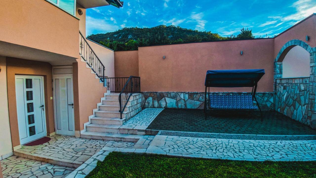 Holiday Home Rozic - Villa With Private Seasonal Heated Pool Mostar Luaran gambar
